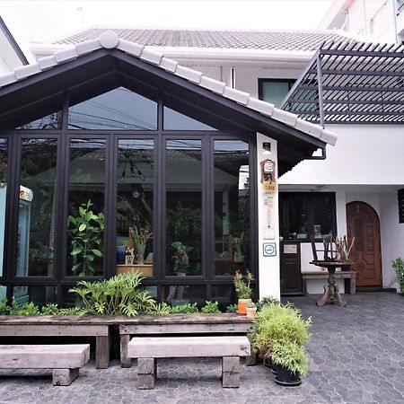 Baan Lung Poshtel Hostel Chiang Mai Exterior photo